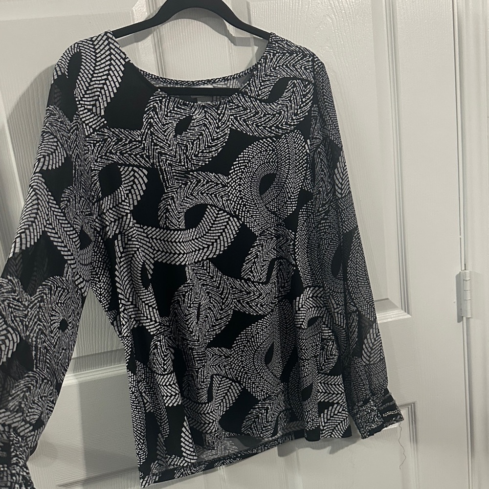 SMITH Black and White Abstract Blouse